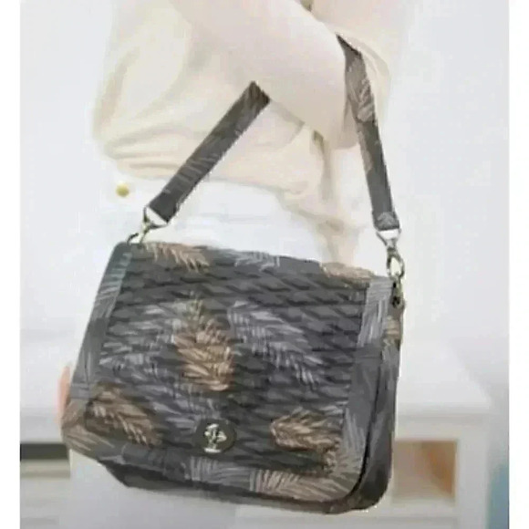 LUG Presto Bubble Quilted Crossbody / Shoulder Bag with RFID - Wine Red - Picture 6 of 13